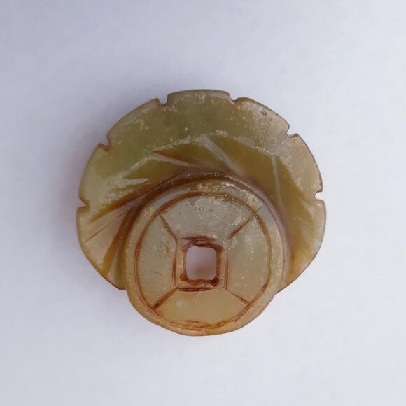 Vintage Hand Carved Jade Pendant - Picture 2 of 3